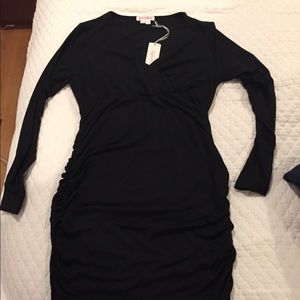 Ingrid and Isabel ruched maternity dress (NWT)